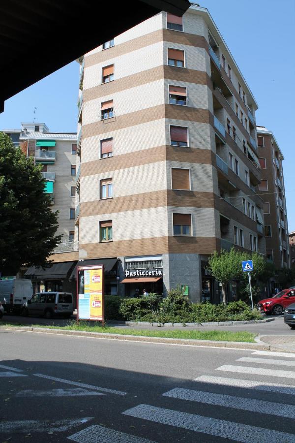 L'Appartamento Della Stazione Di Saronno Exterior foto