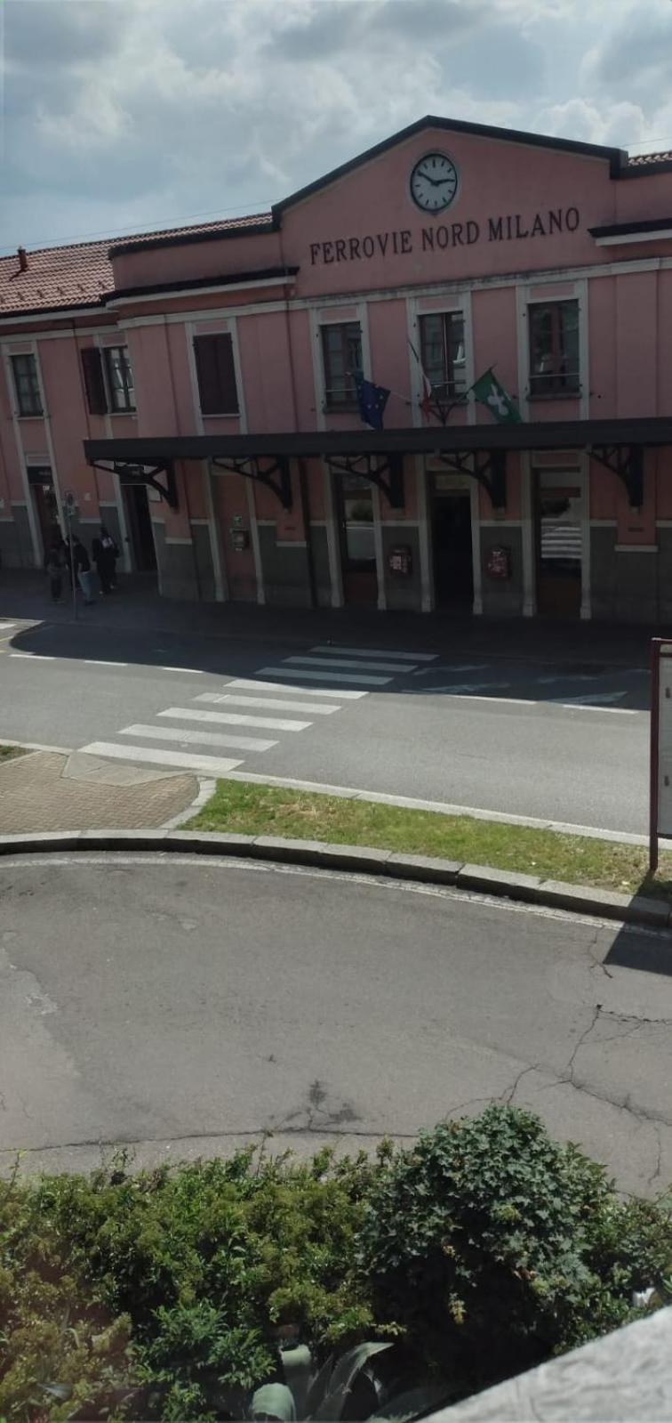 L'Appartamento Della Stazione Di Saronno Exterior foto